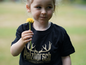 Kids Shirt „Platzhörsch im Muskelaufbau“
